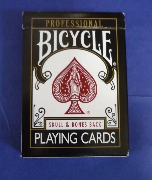 ★PROFESSIONAL BICYCLEブランドTHE U.S. PLAYING CARD CO.製 SKULL&BONES BACK PLAYING CARD:中古1個:マジック、ゲーム等ご趣味の方向き