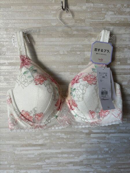 「D80」トリンプ 恋するブラ(R)583 ブラジャー 白