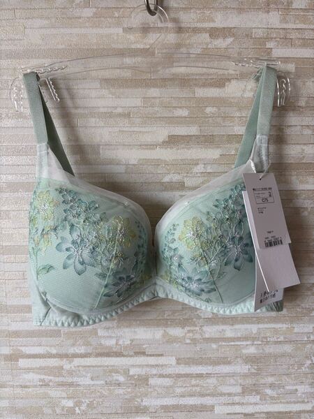 C75」トリンプ 天使のブラ魔法のハリ感597ノンワイヤーブラジャー