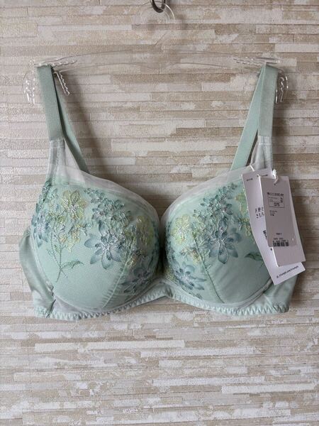 D75」トリンプ 天使のブラ魔法のハリ感597ノンワイヤーブラジャー