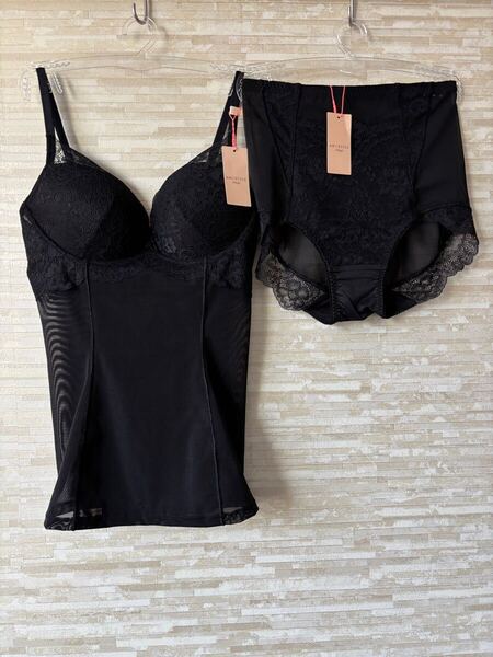 L&L」トリンプ シェイパートップ ウィッチガール ブラトップ&ショーツ 黒