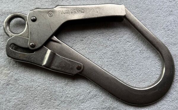藤井電工 FUJII DENKODAIKEI HOOK FS-90 スティール製 重さ約390g 全長219㎜口開き50㎜適用ロープ16㎜以下 安全帯電気工事高所作業建築建設