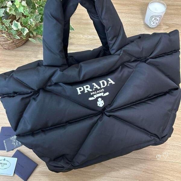 送料無料 PRADA プラダ パデッドRe NyLonトートバッグ キルティング 2VG082