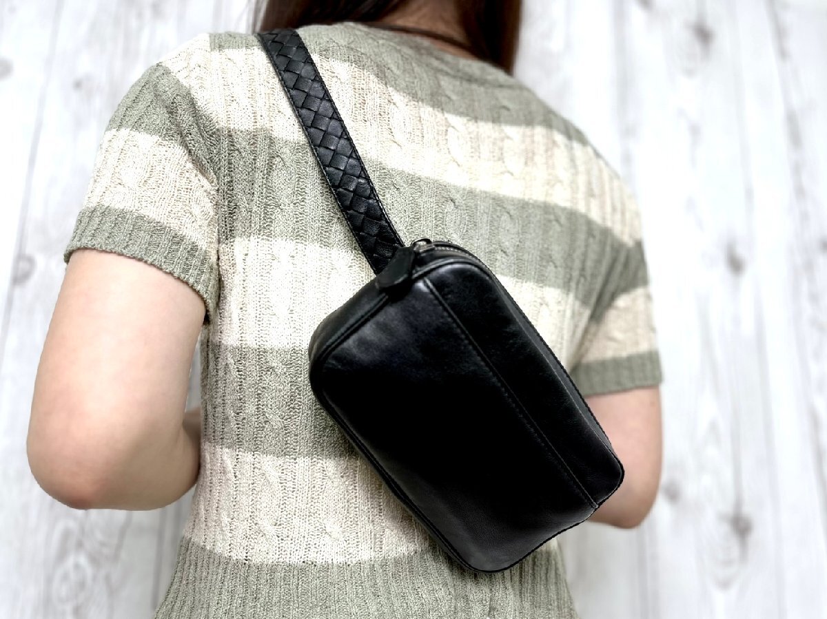 【極美品】ボッテガ イントレチャート ウエストポーチ ボディバッグ レザー ボッテガヴェネタ BOTTEGAVENETA ボディバッグ ウエストバッグ