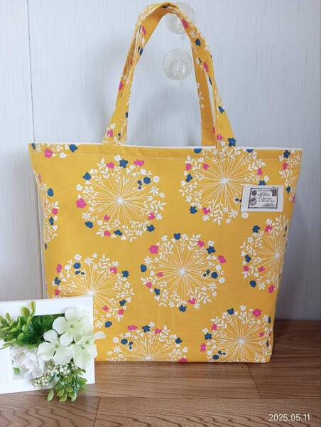 ハンドメイド 素敵 北欧風花柄 トートバッグ ①