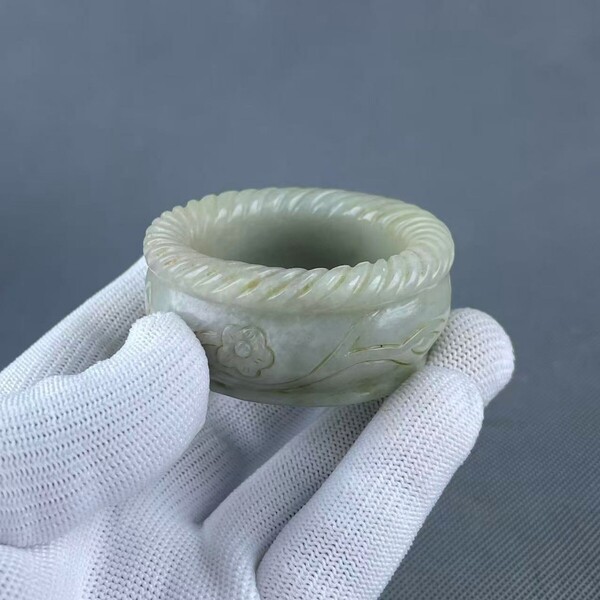 骨董品 茶道具 本物和田玉 手彫 梅紋 茶碗 盃 美品