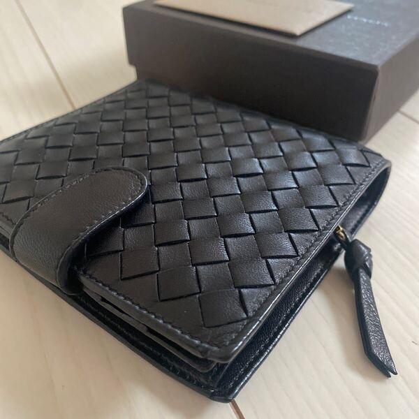 未使用並み!大人気!BOTTEGA VENETA ボッテガヴェネタ コンパクトウォレット ミニ財布 二つ折り財布 ラウンドファスナー