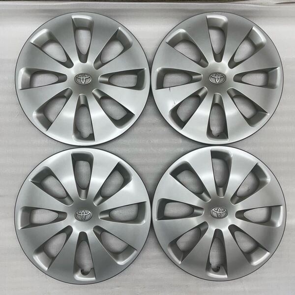 TOYOTA トヨタ純正☆NHP10系 アクア.AQUA☆前期☆15インチ 純正ホイールキャップ☆4枚set☆ 42602-52540☆シルバー