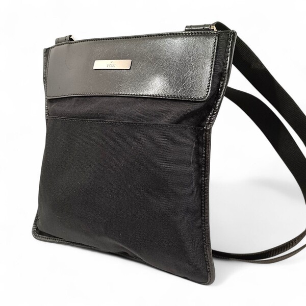 【美品】 正規品 GUCCI グッチ ショルダーバッグ サコッシュ キャンバス 黒 ブラック レザー クロスボディ 革 男女兼用 フォーマル かばん