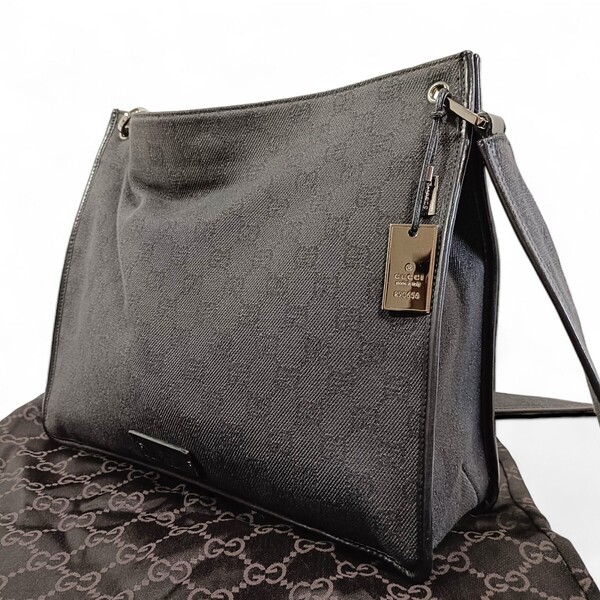 正規品 GUCCI グッチ ショルダーバッグ GGキャンバス 黒 ブラック 鞄 保存袋付き 男女兼用 シルバー金具 ロゴチャーム付き クロスボディ