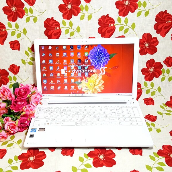 爆速Windows11/新品マウス付き/大人気東芝 Dynabookホワイト色/ソフト多数インストール/大容量SSD256G/高速4GB/DVD焼き/オフィス! カメラ