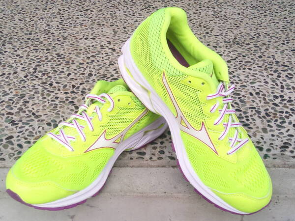 ★中古・極美品! MIZUNO WAVE RIDER 21 (26.0cm) (ミズノ ウェーブライダー WOMENS) イエロー×ホワイト×パープル