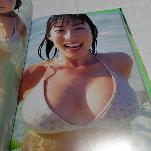 初版 帯付き 佐藤寛子写真集 fine 巨乳 爆乳 グラビア アイドル 水着 ビキニ 下着