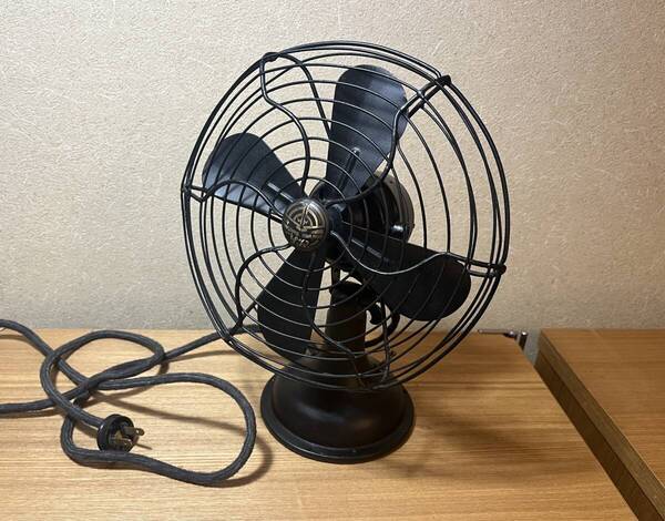 *アンティーク アイアン 鉄製 小型 黒色 卓上 扇風機 昭和レトロ 家電 動作します