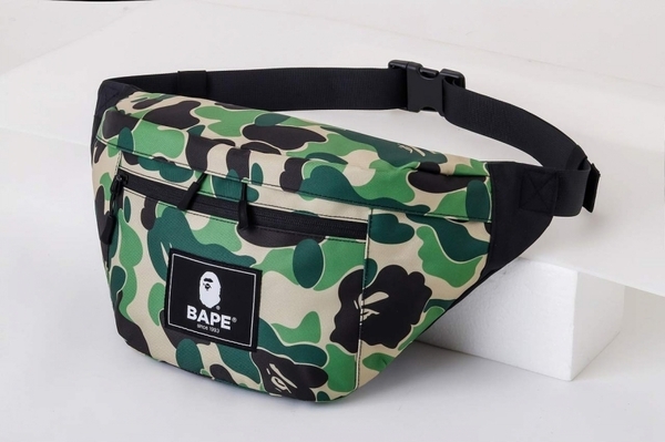 BAPE◆A BATHING APE/迷彩カモ◆ア ベイシング エイプ◆大容量ボディバッグ◆CAMO/カモ/付録ノベルティ