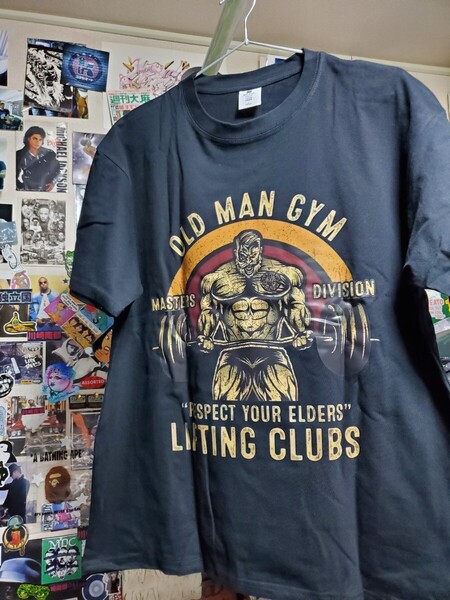 新品│1点のみ│オールドマンジム│筋トレ、筋肉好き│輸入Tシャツ│海外インポート品│サイズL│黒│HIPHOP│ストリート│トレーニング