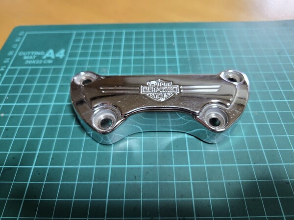 ■良品/即決/送料無料■ハーレーダビッドソン 純正トップクランプ/ライザークランプ/1インチバーハンドル用/クロームメッキ/バー&シールド