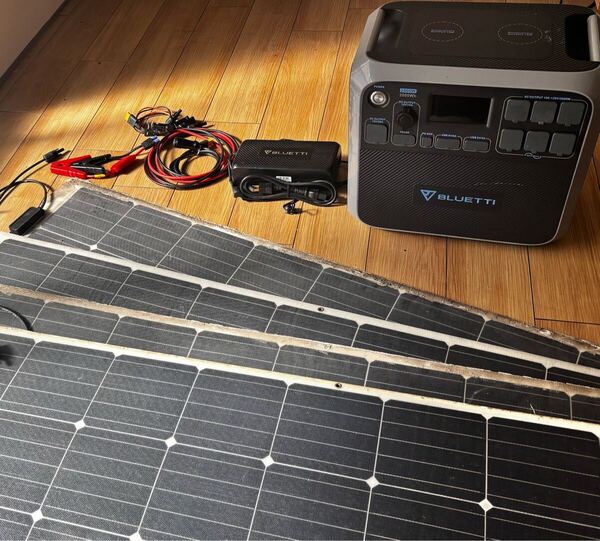 ポータブル電源 BLUETTI AC200 ソーラーパネル175w4枚