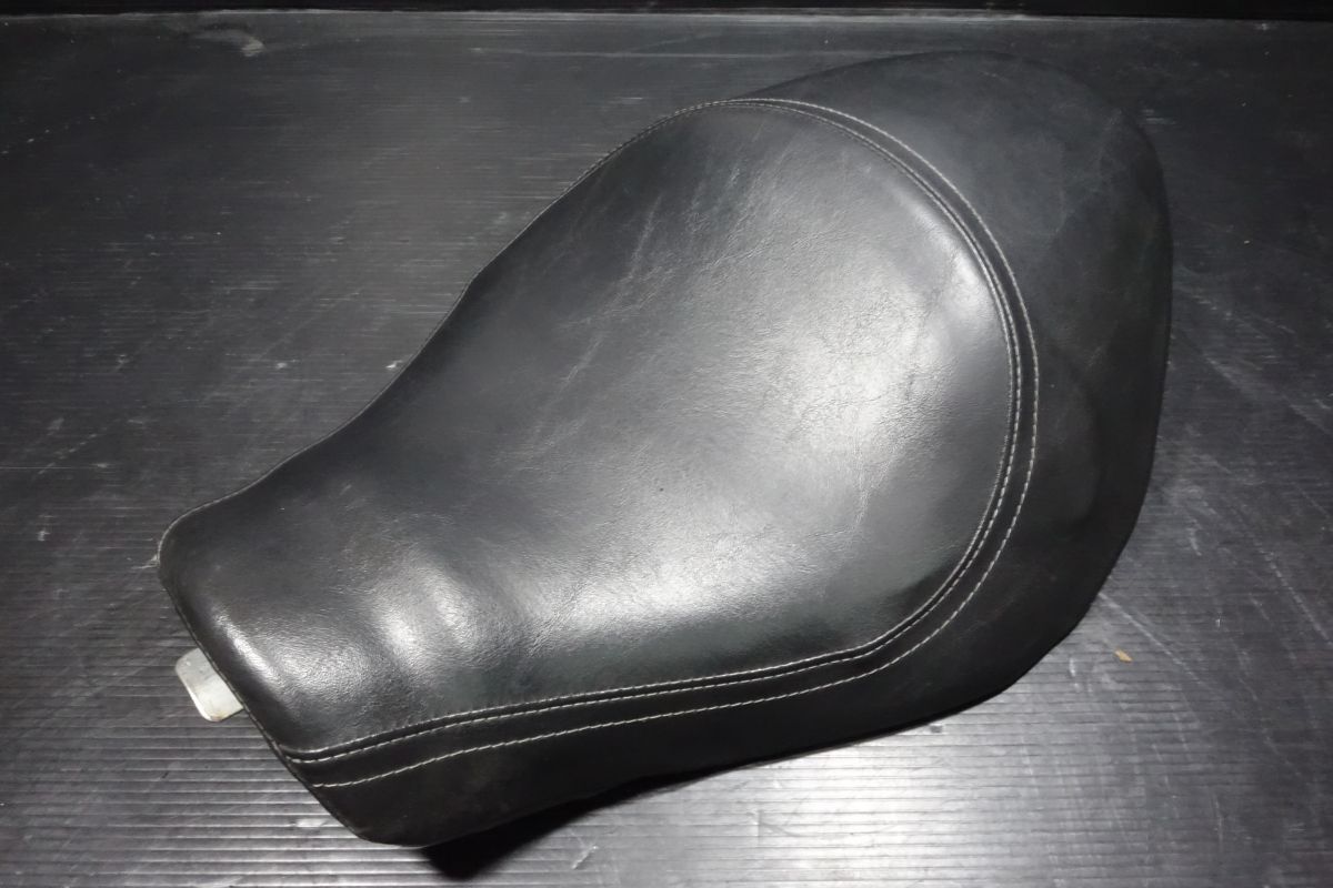 883 純正　シート ハーレー スポーツスター 10-22年 純正 ソロシート シングル