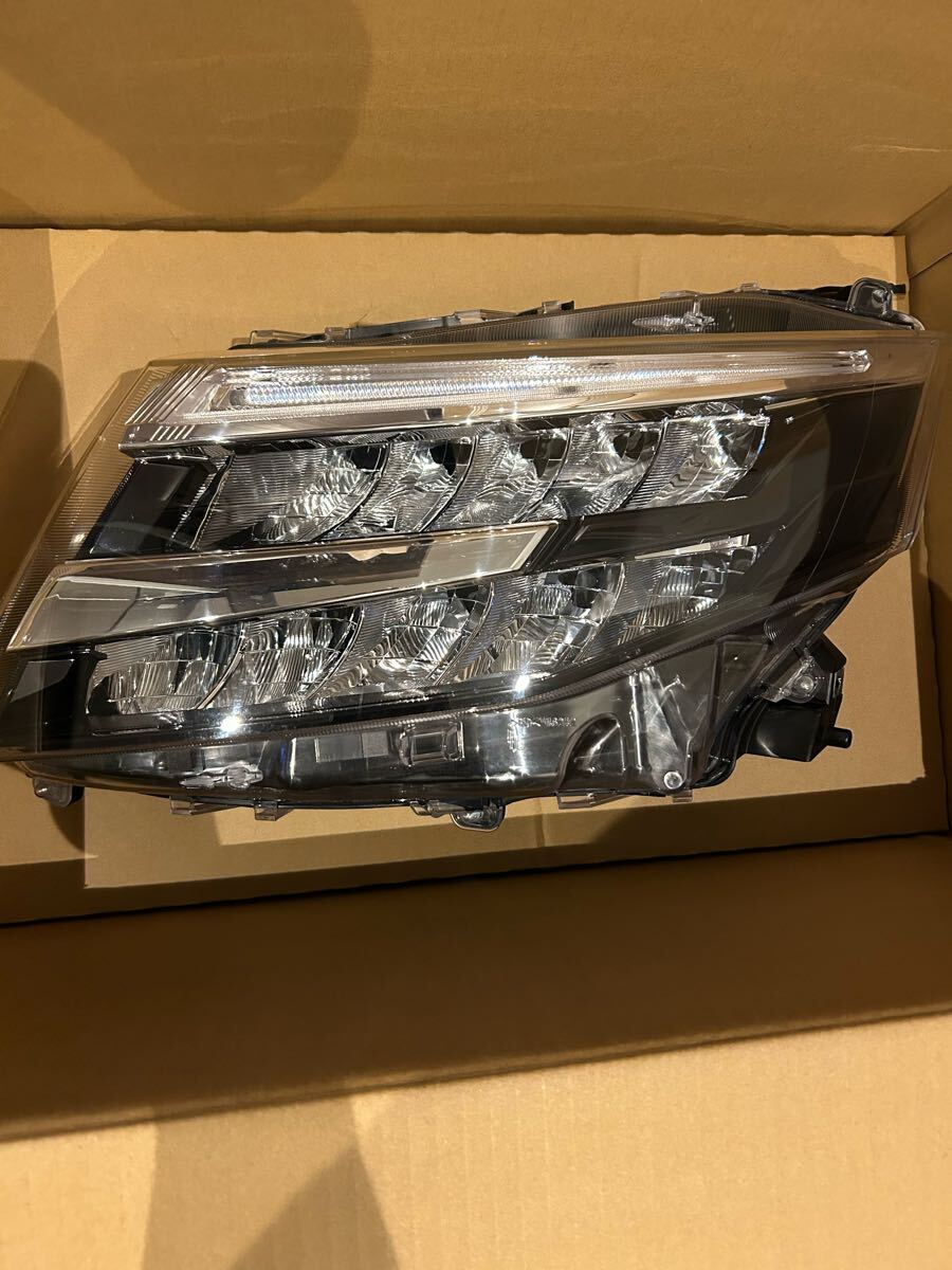 トヨタ ルーミー 純正 LED ヘッドライト ASSY 後期