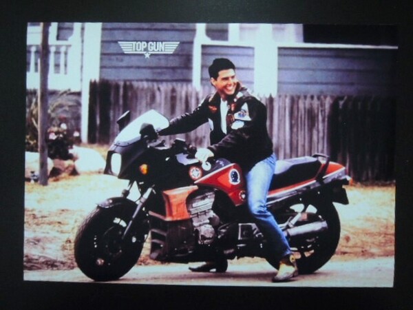 A4 額付き ポスター トップガン TOP GUN カワサキ GPZ900R バイク レトロ 写真 オフショット 革ジャン トムクルーズ