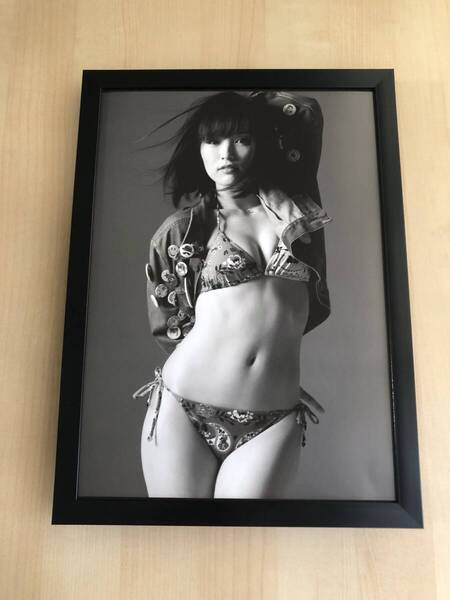kj ★額装品★ 山本彩 グラビア セクシー ビキニ 貴重写真 A4額入り ポスター風 AKB48 NNB48 水着 アイドル 女優 美乳 美肌