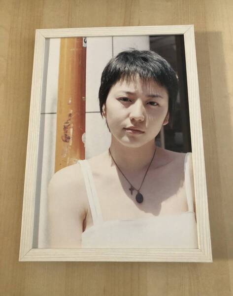 kj ★額装品★ 長澤まさみ 貴重写真 A4額入り ポスター風 世界の中心で愛をさけぶ 映画 ドラマ セクシー グラビア すっぴん 女優 dvd
