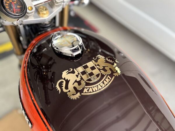 ラスト1枚 向かい獅子タンクステッカー 金属 ニッケル ゴールド 17cm×8.8cm カワサキ KAWASAKI Z1Z2 ゼファー750 Z400FX Z900RS 向い獅子