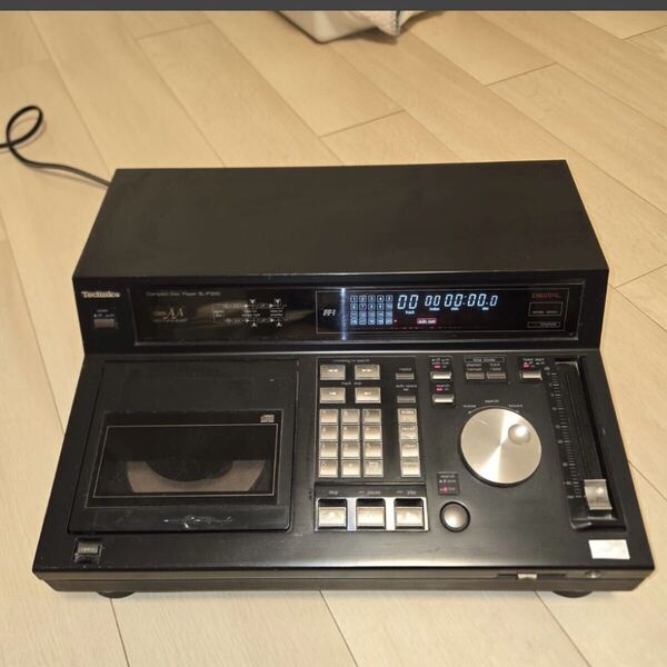 Technics テクニクス SL-P1200 CDプレーヤー