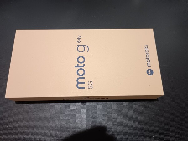 モトローラmoto g64y 5G RAM:4GB(仮想メモリで8GBまで拡張可)ROM:128GB(マイクロSDで1TBまで増設可) 未使用新品 画面/カメラ保護ガラス付