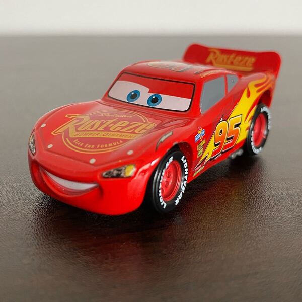 トミカ カーズ Cars 3 スタンダードタイプ ライトニングマックイーン TOMICA ディズニー マックィーン ミニカー フィギュア