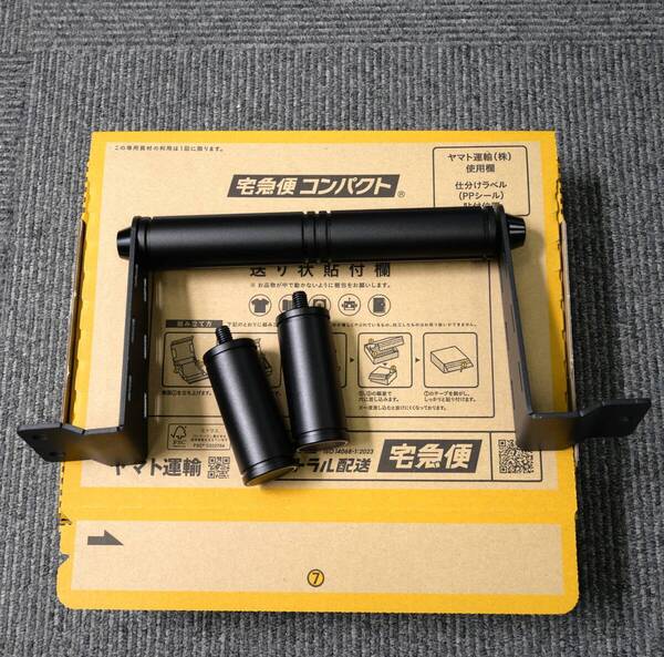 中古/ 社外品 ハイエース 200系 リアゲート開閉アシストグリップ 4型~7型 スーパーGL/DX用 取説無 未使用に近い 匿名配送 送料無料