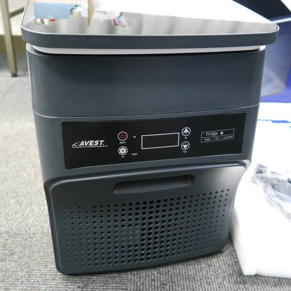 2Way電源付属 未使用(開封のみ)32L ポータブル冷蔵庫 冷凍 保冷器具 防災 コンプレッサー 鏡面ガラス天板 AVEST アベスト 送料無料q