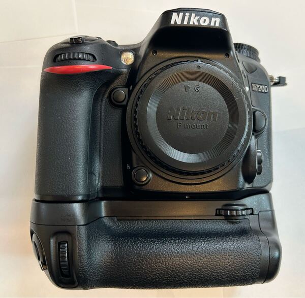 超美品 Nikon D7200 デジタル一眼レフカメラ バッテリーグリップ付き Wi-Fi搭載