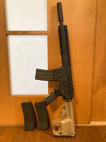東京マルイ次世代電動ガンM4 リコイルオミットカスタム ミニサイレンサー ノーマルマガジン3本付属