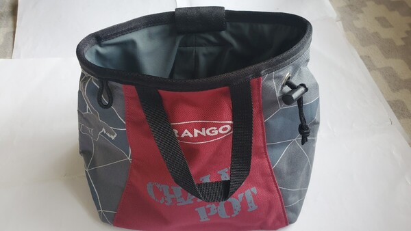 未使用品/紙タグ処分/TRANGOトランゴ/品番1826344/ロッククライミング ボルダリング用置き型チョークポッドWNワイン/17x20cm/山岳クライム