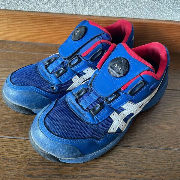 美品★ASICS アシックス ウィンジョブ 23.5cm 男女兼用 CP209 BOA ワイド 幅広 3E相当 ブルー×ホワイト 安全靴 作業靴 リール 紐 JSAA A種