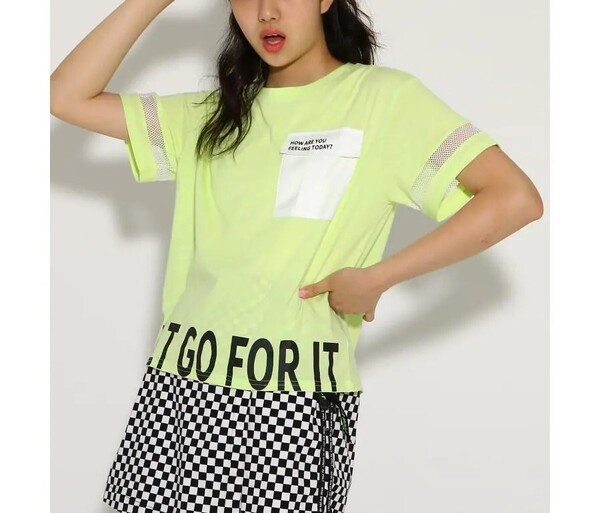 新品 PINK-latte【吸水速乾/コットン100%】 ポケ付裾ロゴ Tシャツ ネオンイエロー(031)) 15(XS150cm) 定価2530円