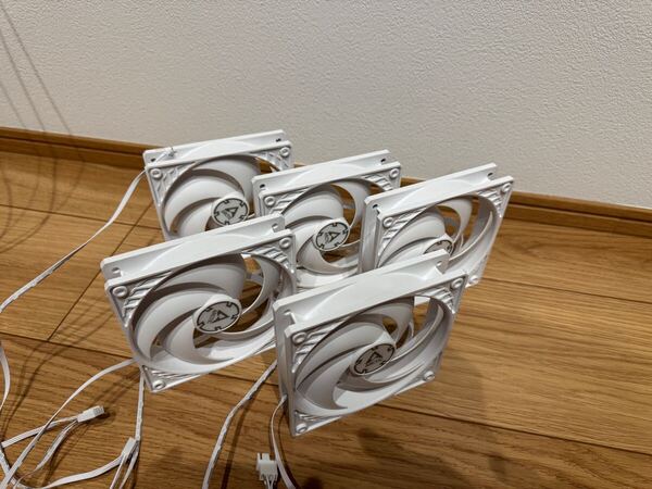【美品・5個セット】ARCTIC P12 PWM PST (WHITE) 120mm 白ケースファン 増設ケーブル 0dBモード搭載 200~1800rpm