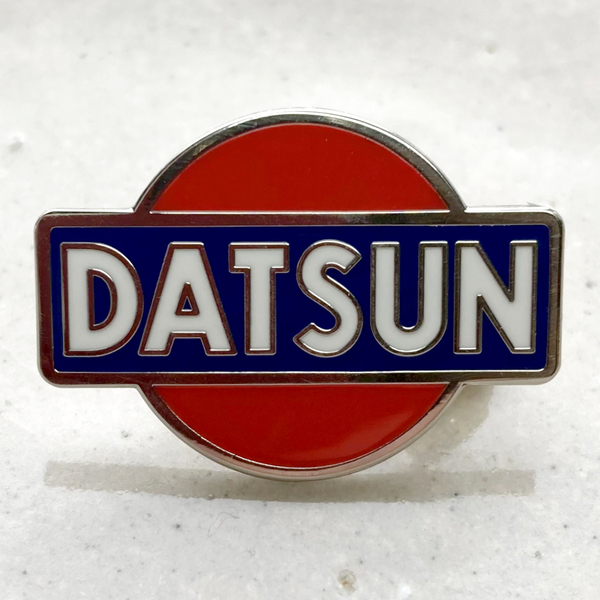 ダットサン DATSUN 昔のロゴ マーク◆ピンバッジ ピンズ バッチ ブローチ◆日産 ダット自動車 レトロ