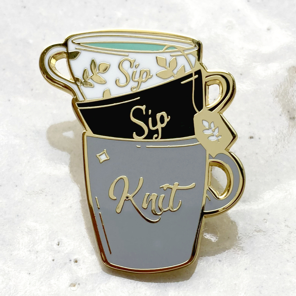 重なったマグカップ かわいいティーカップ コーヒー◆ピンバッジ ピンズ バッチ ブローチ◆ティータイム お茶 雑貨 北欧風