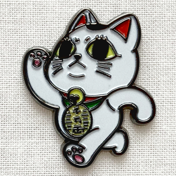 ターボババア 走る招き猫 ネコに小判 ダンダダン かわいい◆ピンバッジ ピンズ バッチ ブローチ◆漫画 アニメ
