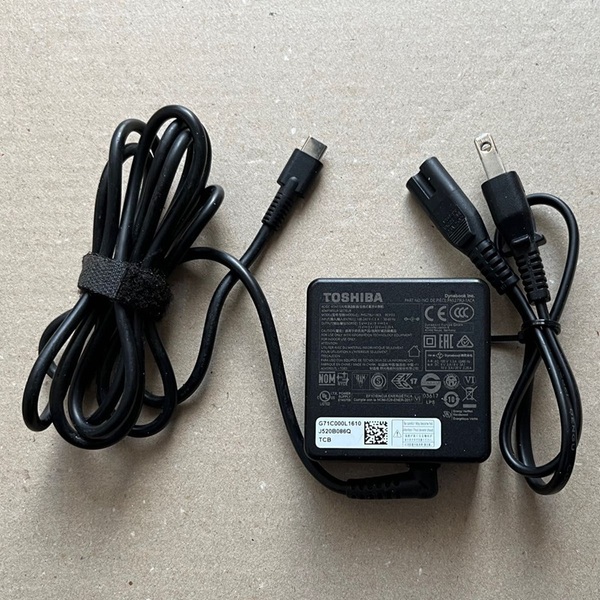 TOSHIBA 純正ACアダプター 20V 2.25A/ 15V 3A/ 9V 3A/ 5V 3A Type-C PA5279U-1ACA 動作品