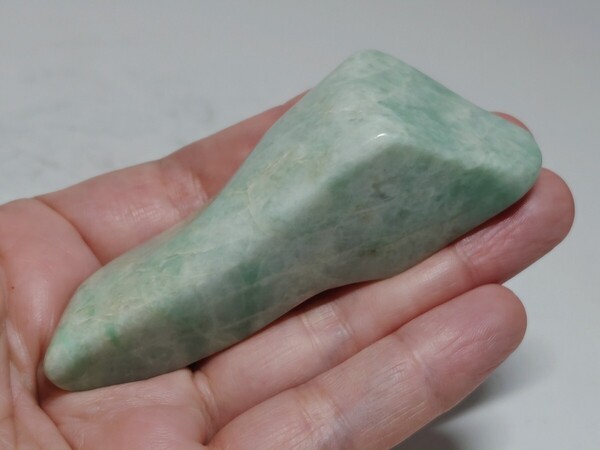 【ミント】★115g★ 翡翠 ヒスイ 原石 翡翠原石 鑑賞石 自然石 誕生石 鉱石 鉱物 水石 宝石 置石 インテリア