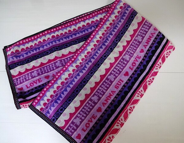 新品未使用 正規品 アナスイ ANNA SUI 今治 バスタオル タオル 日本製 ロゴ柄 綿100% パープル LOVE ANNA SUI