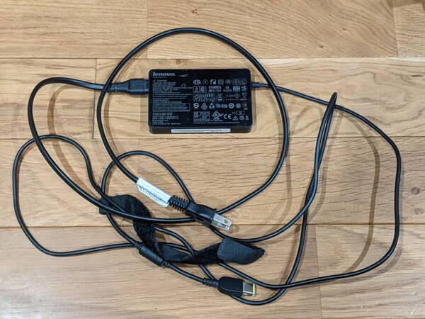 LENOVO 純正 ACアダプタ ADP-65XB 入力:100-240V 50/60Hz 出力:20V 3.25A 65W コネクタ:角型 (11.0mm x 4.0mm) *通電・電圧確認済み*