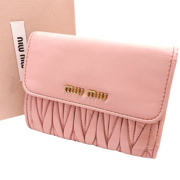ミュウミュウ MIU MIU 三つ折り財布 コンパクト財布 マテラッセ レザー 本革 L字ファスナー ピンク 桃色 ゴールド金具 ロゴ金具 大容量