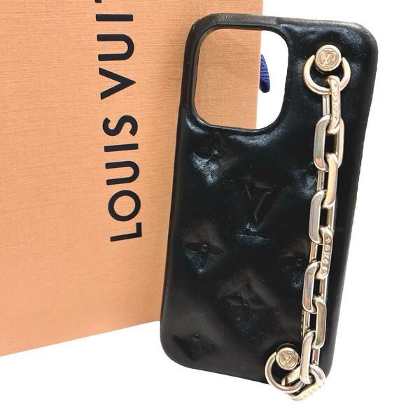 ルイヴィトン LOUIS VUITTON バンパー クッサン スマホケース モノグラム iPhone13Pro ゴールド金具 チェーン ブラック 黒 レザー M81392