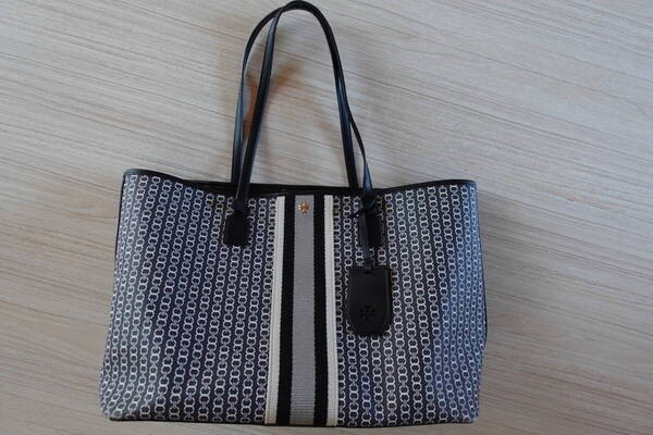 送料無料【TORY BURCH】トートバッグ★ハンドバッグ★大容量トリーバーチ黒ブラック上質レディース鞄