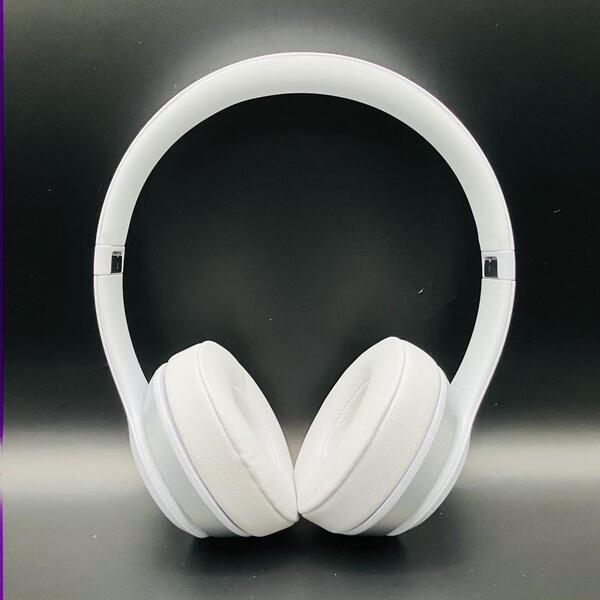 美品 Beats MH8X2PA/A 80518 Solo2 有線ヘッドフォン ビーツバイドクタードレ ソロ2 ホワイト ヘッドホン コード 外箱付き 状態良好